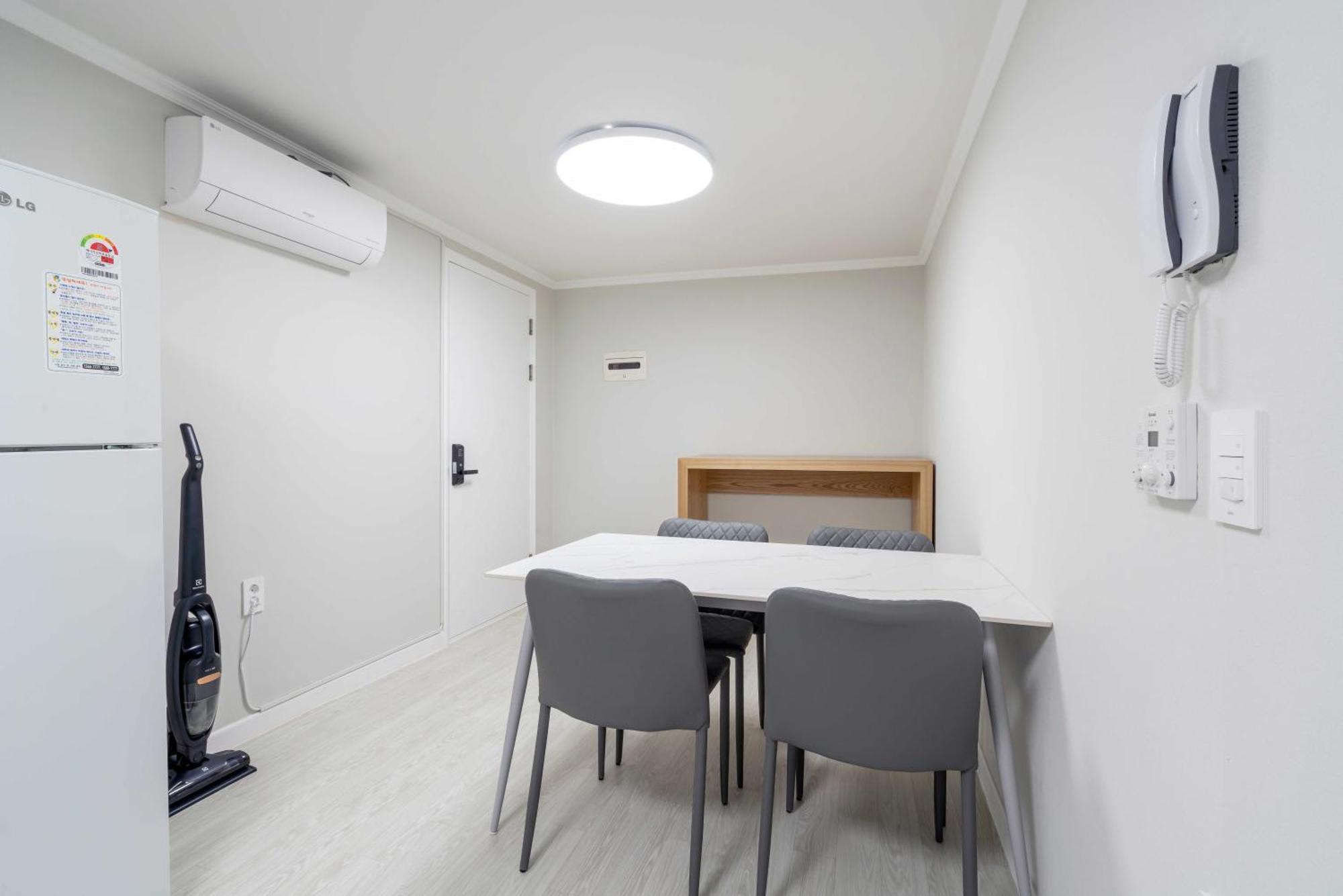 Apartment House Ari Seoul