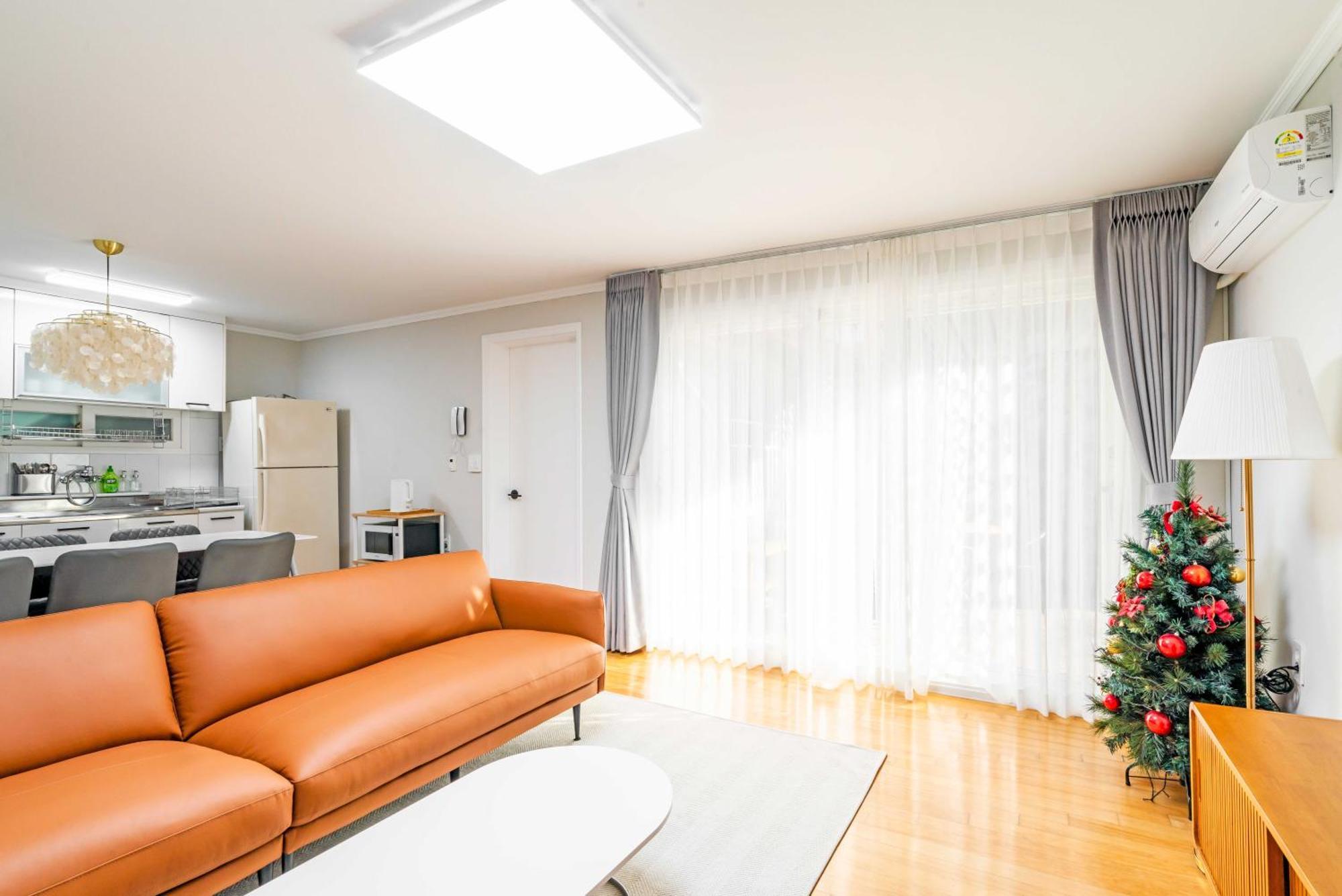 House Ari Apartment