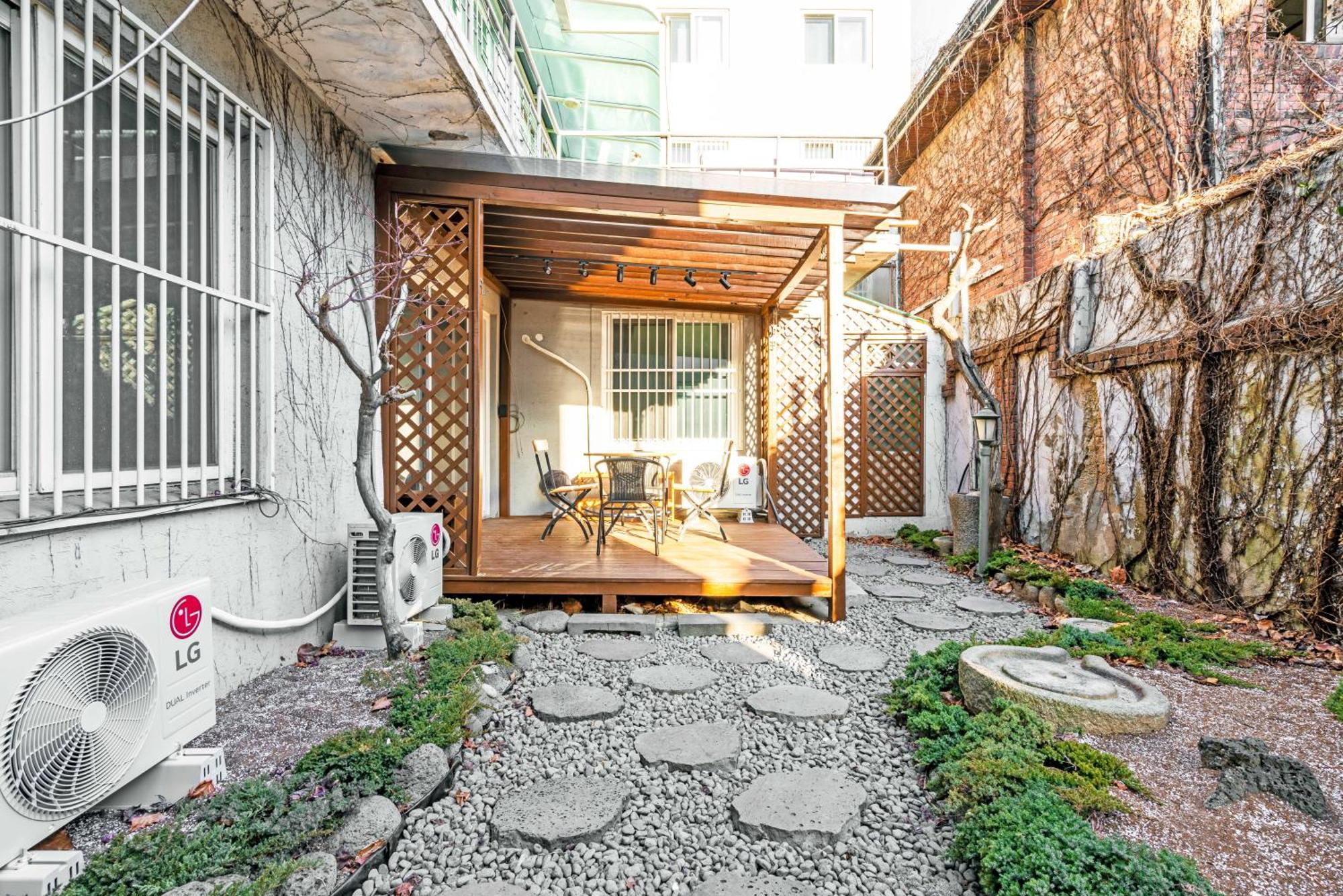 Apartment House Ari *
